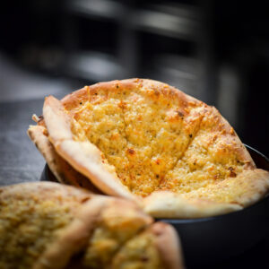 Focaccia Usturoi si Parmezan